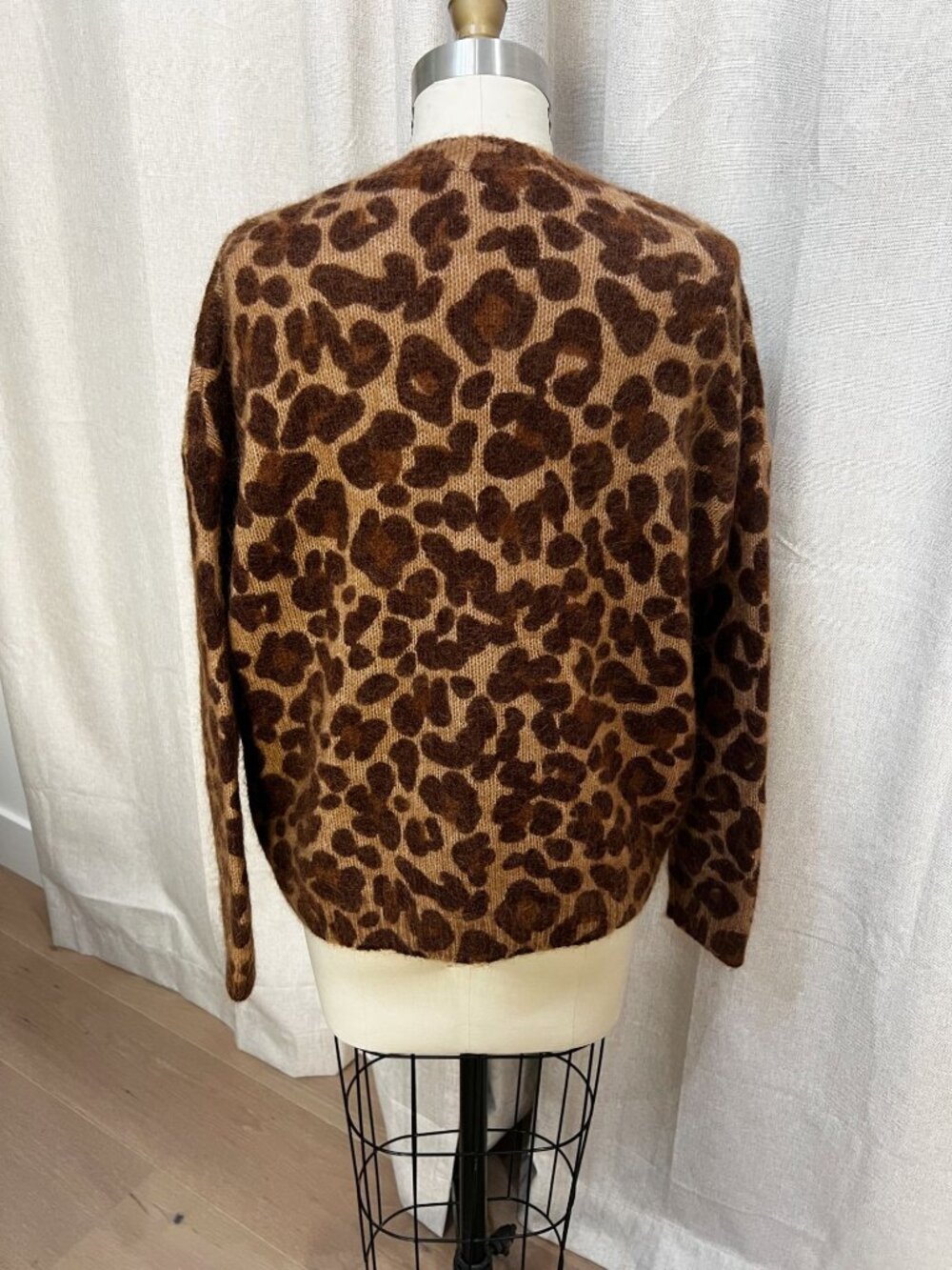 NWOT SEZANE Gianni Kid Mohair Crewneck Sweater in Leopard - Picture 9 of 12
